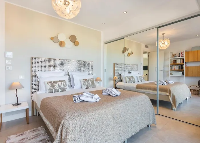 Capleouna Le Saint-alexandre אנטיב